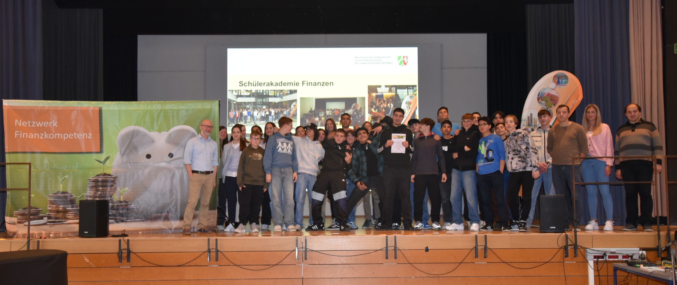 Foto: Städtisches Gymnasium Thusneldastraße in Köln Deutz am 23. Oktober 2023